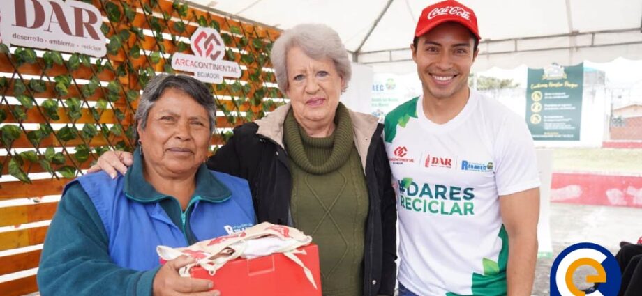 Arca Continental Ecuador impulsa reciclaje comunitario en barrios de Quito