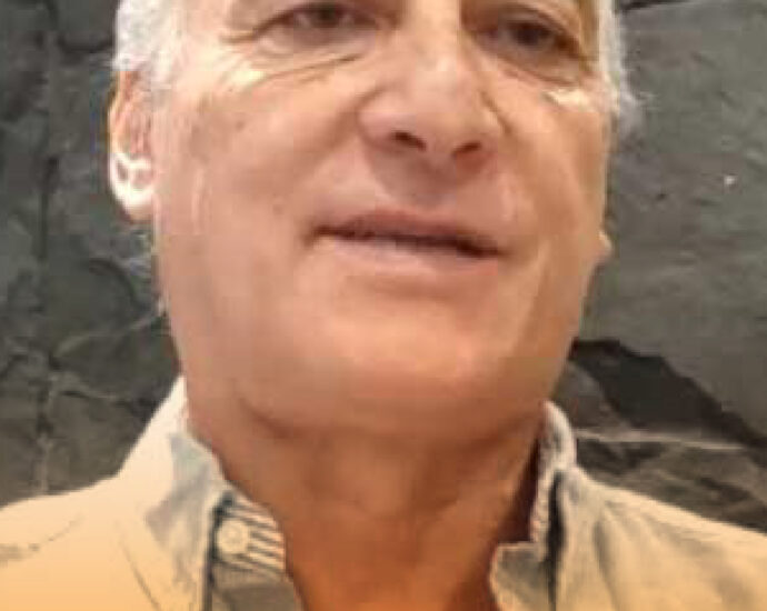 El periodista y escritor cuestiona el sentido de las preguntas planteadas por el Presidente