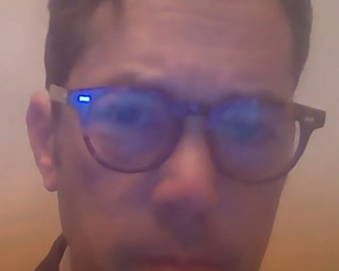 Diálogo sobre pena de muerte y subsidios en Ecuador