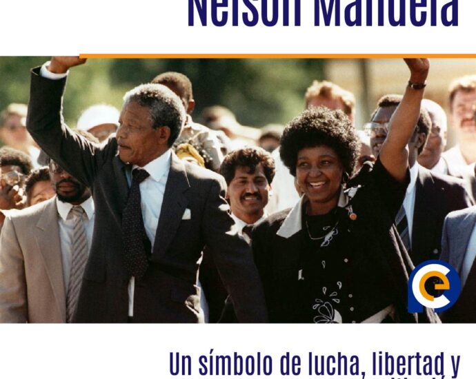 En 1990, Nelson Mandela es liberado de la cárcel tras pasar 27 años encerrado