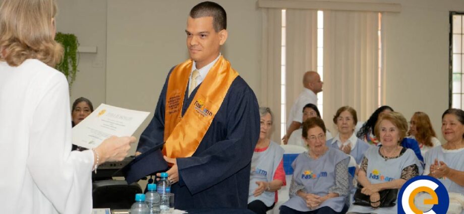 Fasinarm gradúa su primera promoción de bachilleres técnicos en servicios hoteleros