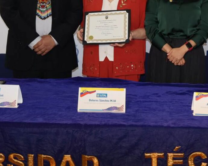 UTPL apoya a migrantes ecuatorianos en New York a obtener su título profesional