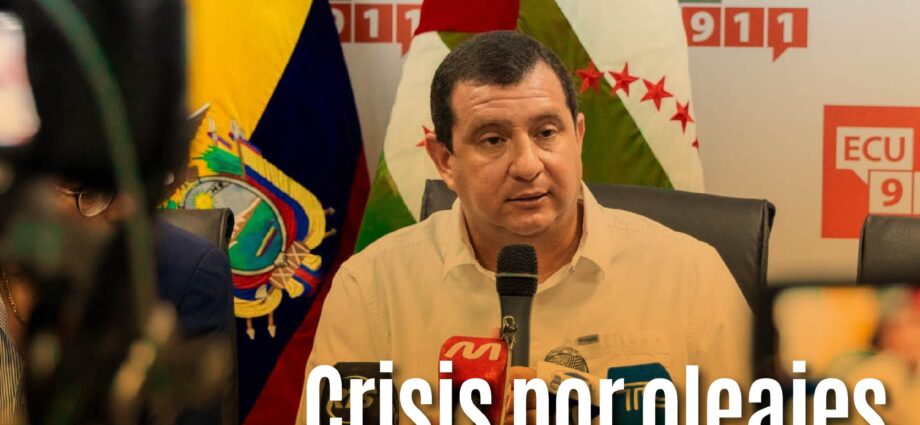 Crisis por oleajes extremos en Manabí: Gobierno Nacional refuerza acciones de emergencia