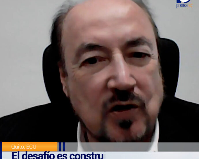 La Justicia en Ecuador: ¿Camisa de Fuerza o Fraude?"