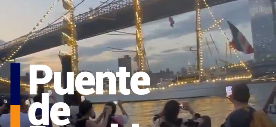 El ARM Cuauhtémoc Choca contra el Puente de Brooklyn