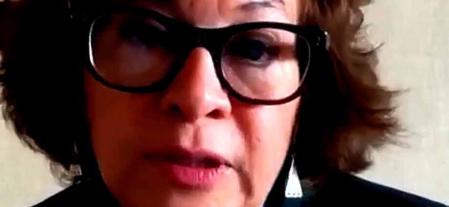 Ministra del trabajo explica propuesta de contratación por horas en turismo