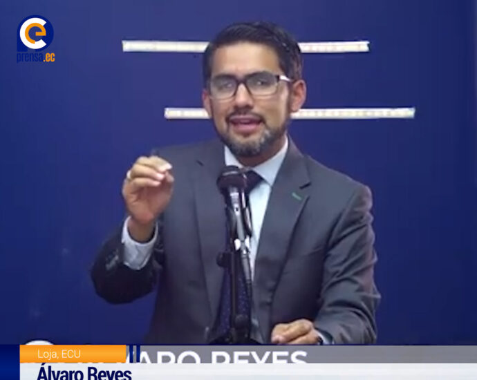 Álvaro Reyes: “Distraen con la Constituyente para evitar debates reales”