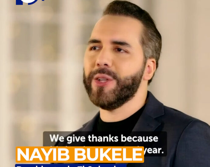 Bukele enciende árbol navideño y envía mensaje de unidad para El Salvador