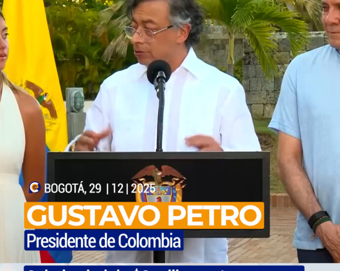 Petro anuncia salario vital familiar en $2 millones para 2026 en Colombia
