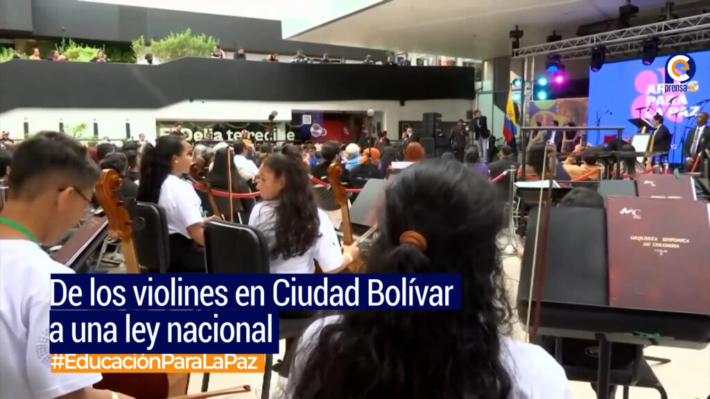 Petro sanciona Ley Artes al Aula: Educación artística como pilar de paz en Colombia
