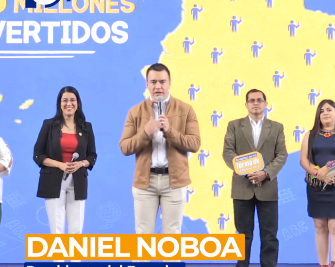 El Gobierno incorpora a 1.944 nuevos docentes con nombramientos definitivos en Ecuador